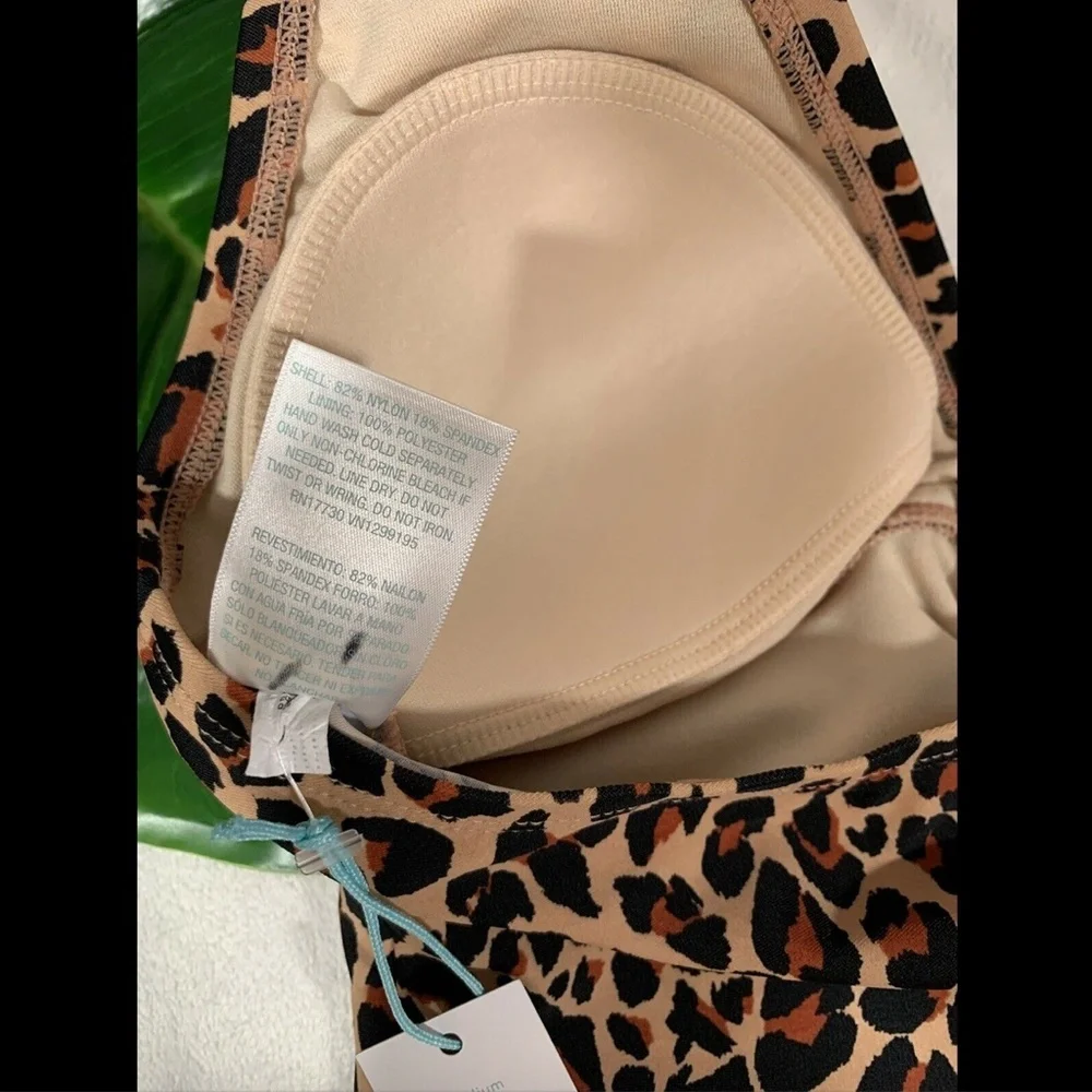 NWT Kona Sol Ring Leopard Cheetah V-Neck One Piece Swimsuit [ Small‎ ]